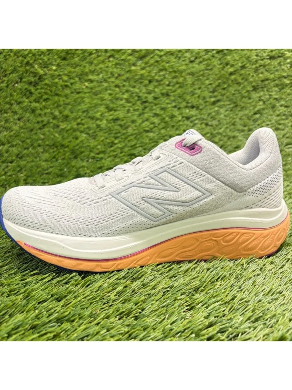 New Balance Fresh Foam X 860v14 Womens Size 7 Gray White Running Shoes Sneakers